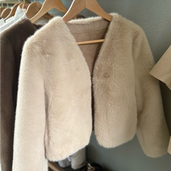 Elegan Eco Fur Jacket